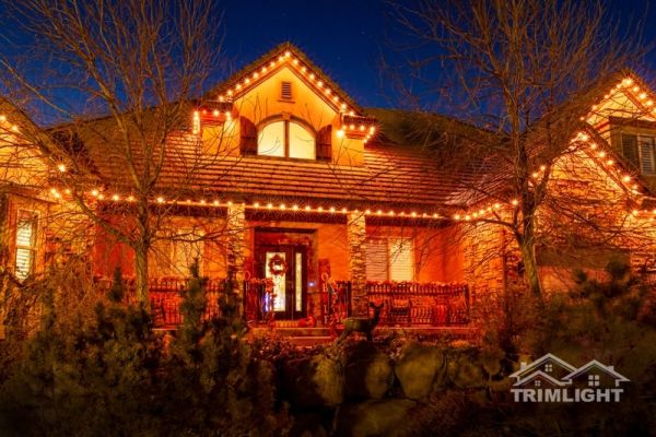 home-with-lights-10p-800d19547d8-b398-4c5b-89eb-025a124d1379BC202F02-DC3C-4827-92A9-629BB86CF417.jpeg