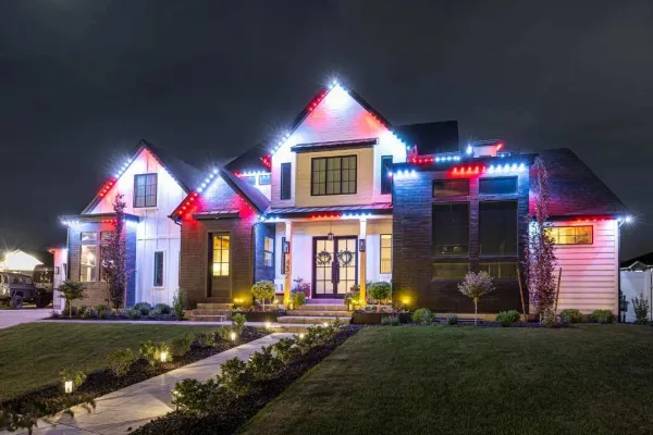 patriotic-home-with-landscape-lights-on-the-pathC5396FCF-67BE-4CD4-90E6-907026E5C747.webp